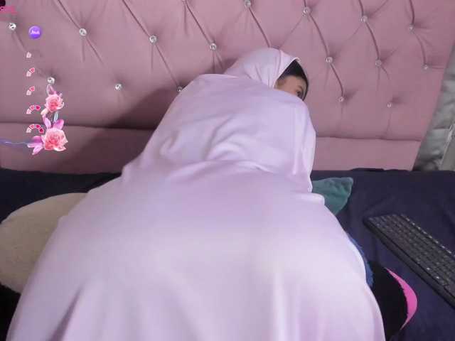 NaylaAbadi's BongaCams show and profile