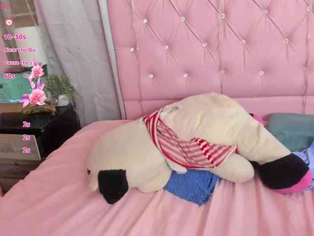 NaylaAbadi NaylaAbadi