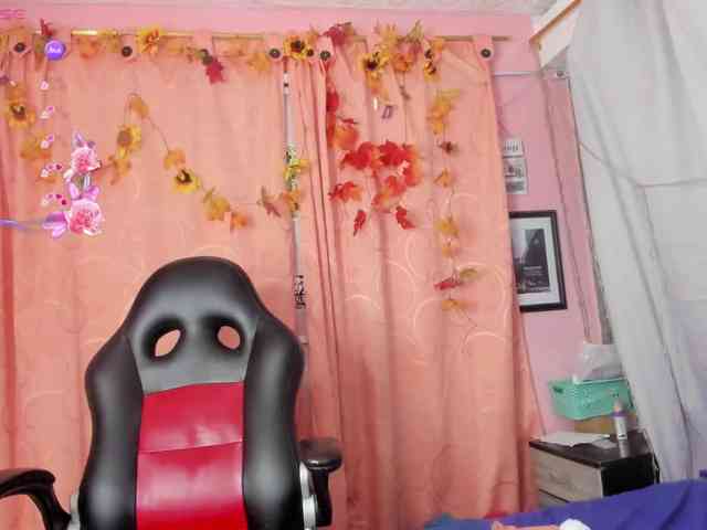 NaylaAbadi webcam