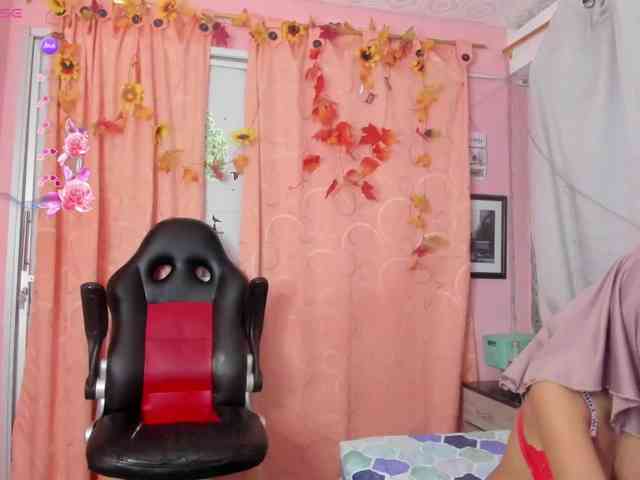 NaylaAbadi webcam