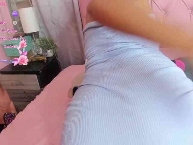 NaylaAbadi NaylaAbadi