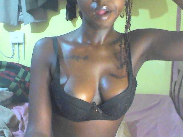 Villaria webcam bongacams model stream image