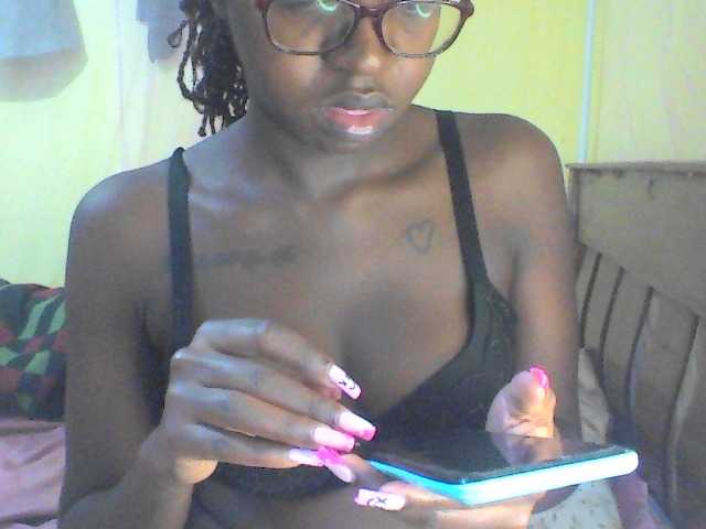 Villaria webcam bongacams model stream image