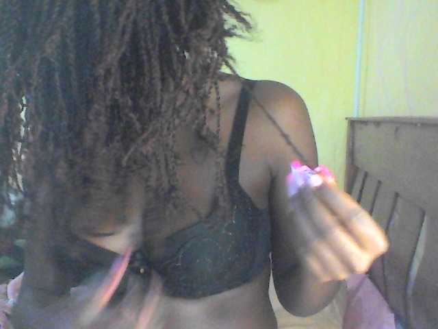 Villaria webcam bongacams model stream image