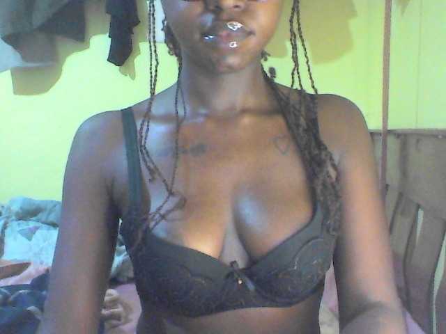 Villaria webcam bongacams model stream image