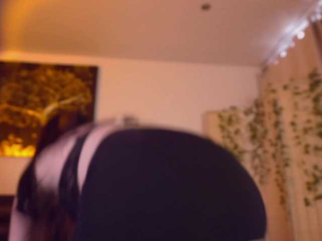 LilluCooper's BongaCams show and profile