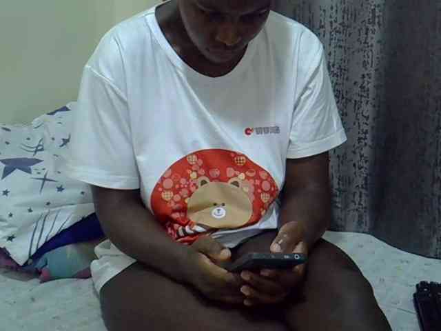 Pretty-amber72 webcam