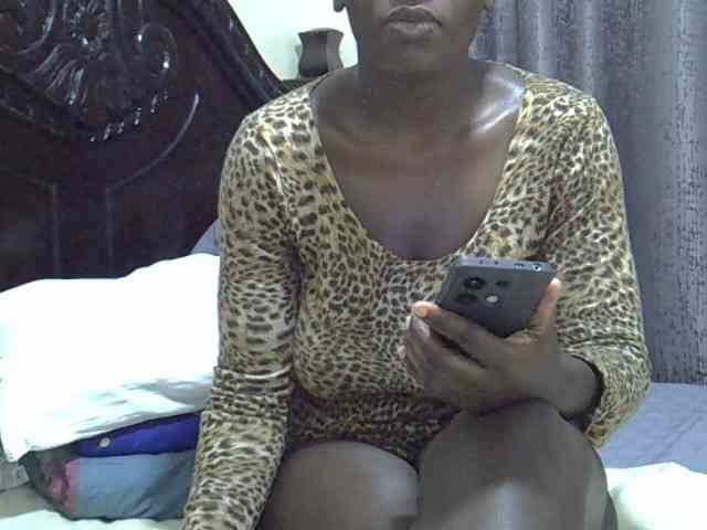 Pretty-amber72 webcam