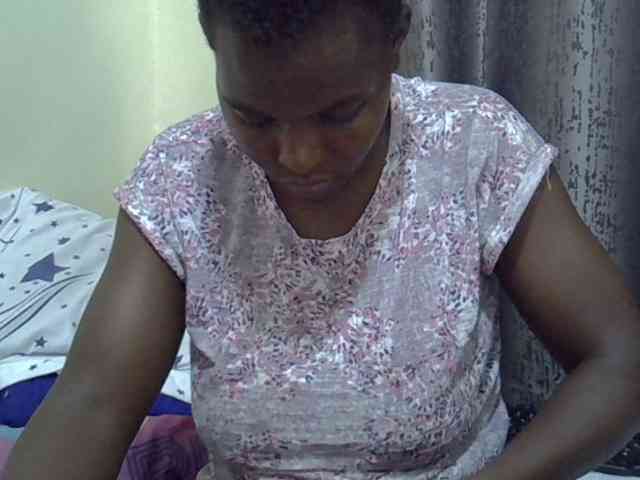 Pretty-amber72 webcam