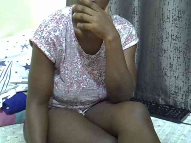 Pretty-amber72 webcam