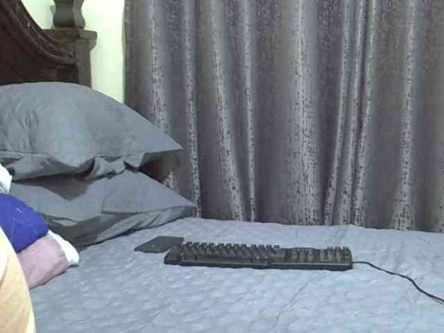 Pretty-amber72 webcam