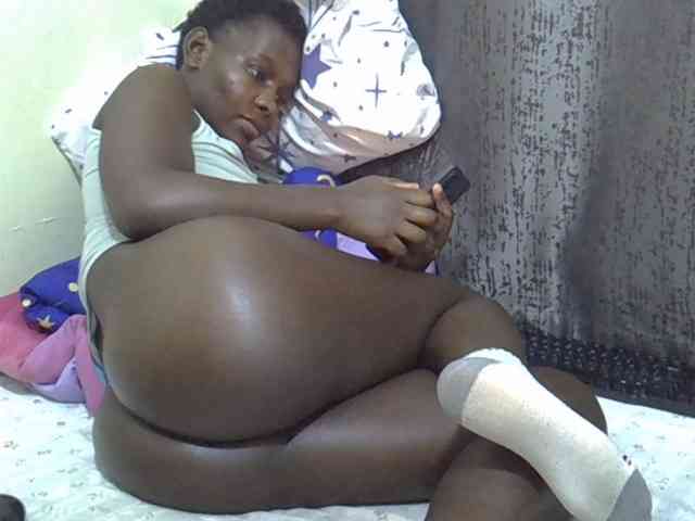 Pretty-amber72 webcam