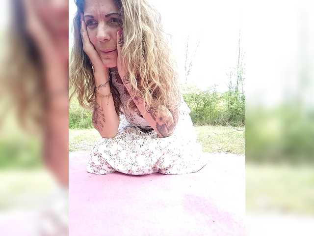 Dreamlove20's BongaCams show and profile