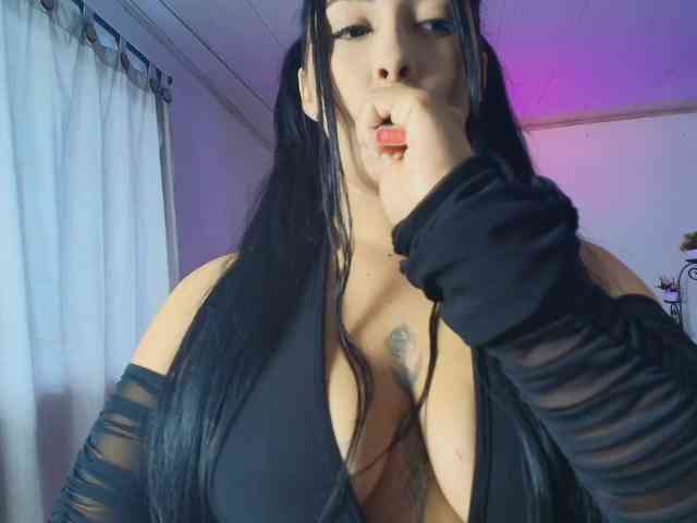 GiannaRoberts GiannaRoberts