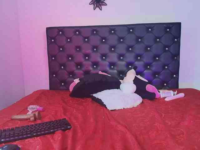 GiannaRoberts GiannaRoberts