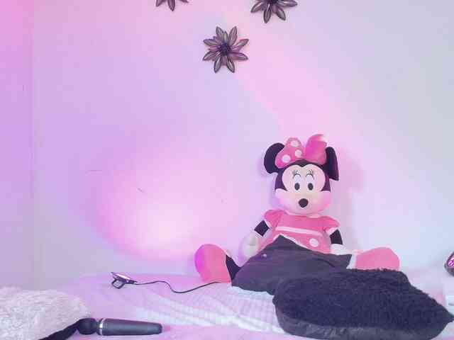 GiannaRoberts GiannaRoberts