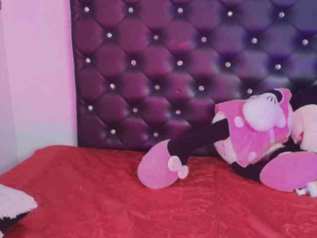 GiannaRoberts GiannaRoberts