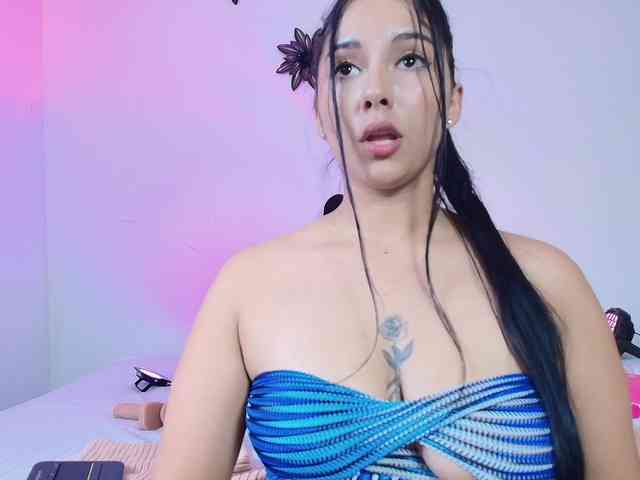 GiannaRoberts GiannaRoberts