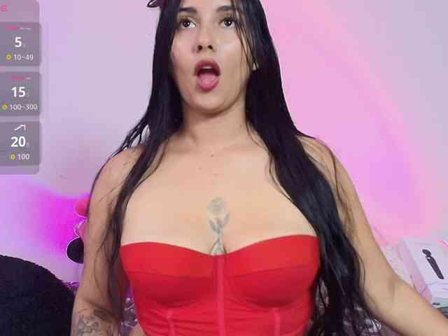 GiannaRoberts GiannaRoberts