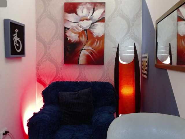  Monikka-kourr chat room