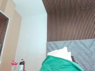 Kenia-Storm Porn Show