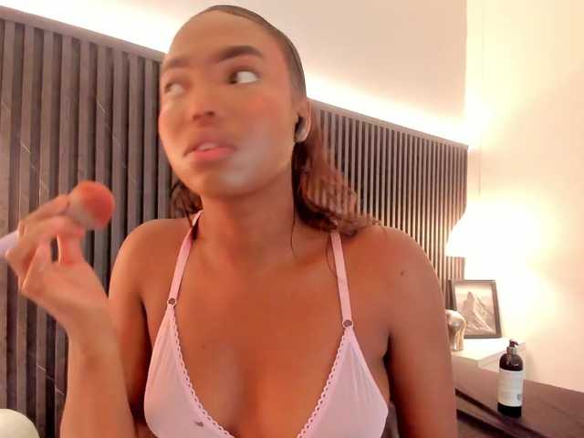 Kenia-Storm's BongaCams show and profile