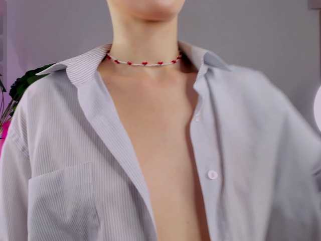 IceStrawberry's BongaCams show and profile