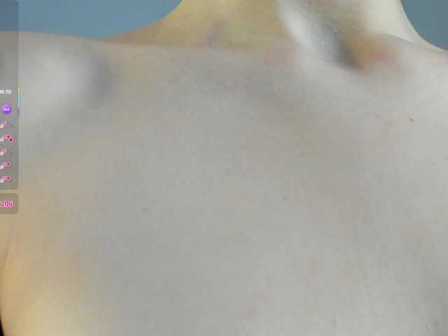 IceStrawberry's BongaCams show and profile