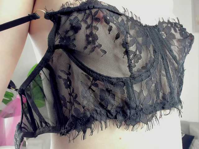 IceStrawberry's BongaCams show and profile