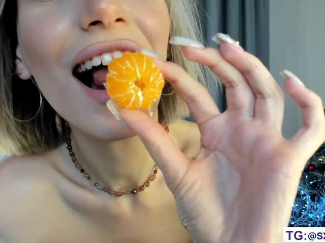 IceStrawberry's BongaCams show and profile