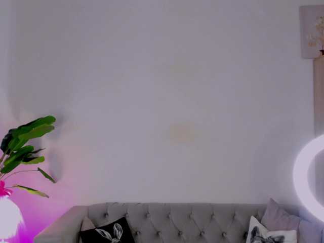 IceStrawberry's BongaCams show and profile