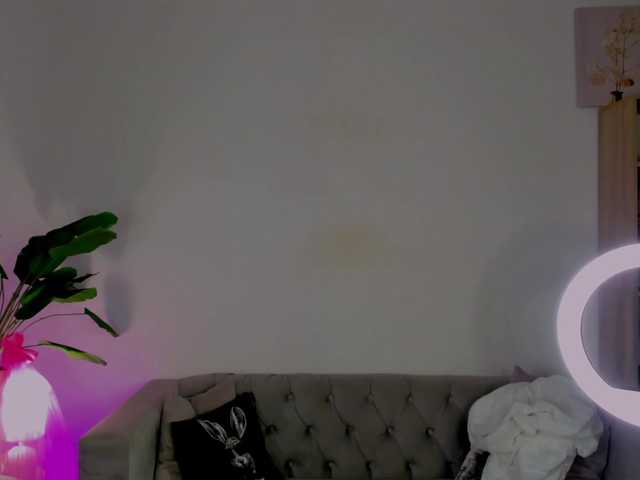 IceStrawberry's BongaCams show and profile