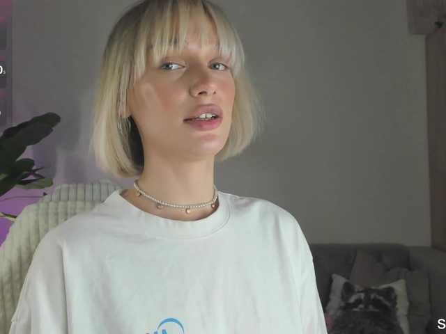 IceStrawberry's BongaCams show and profile