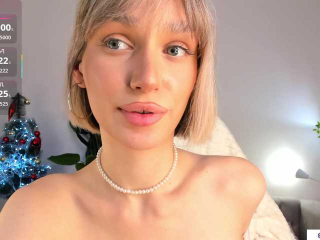 IceStrawberry's BongaCams show and profile