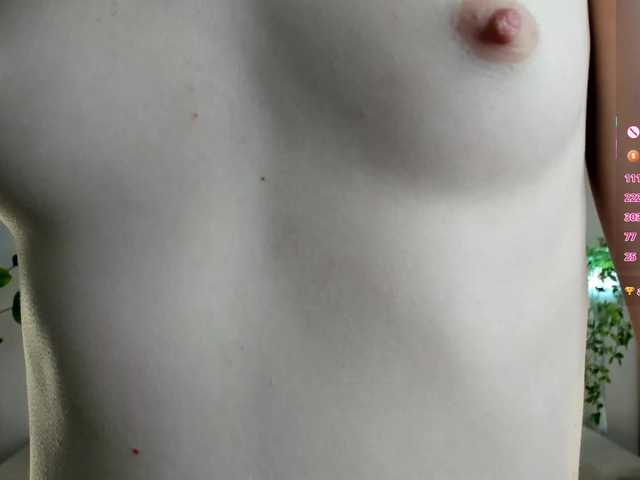 IceStrawberry's BongaCams show and profile