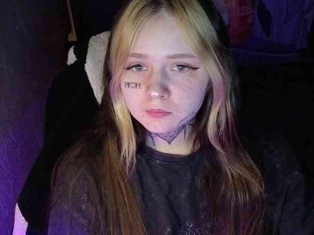 LiaaaLi Live Webcam on BongaCams