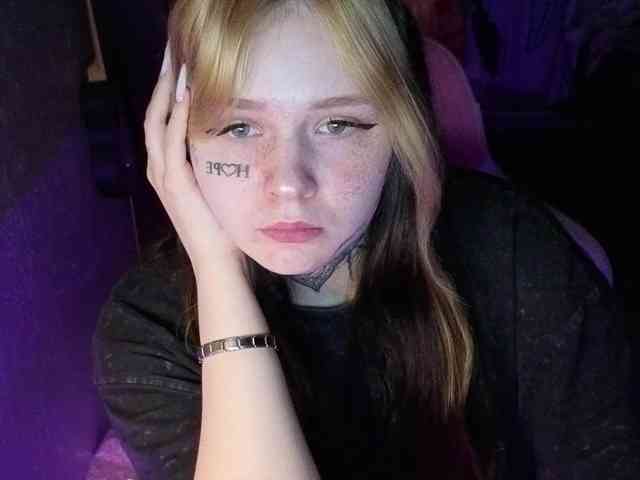 LiaaaLi Live Webcam on BongaCams