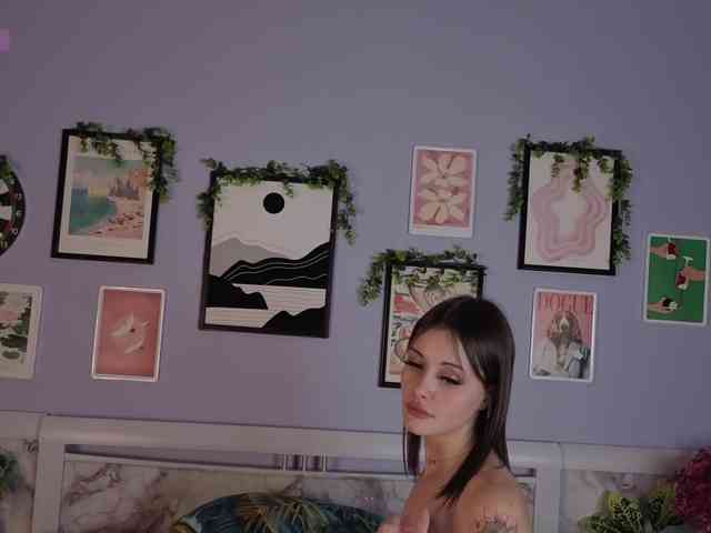 hollydreamer Live Webcam on {site_name}