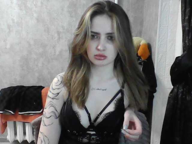 alisshes's BongaCams show and profile