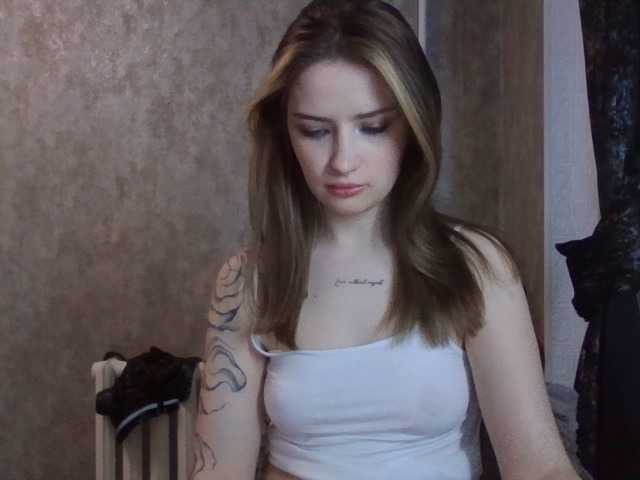 alisshes's BongaCams show and profile