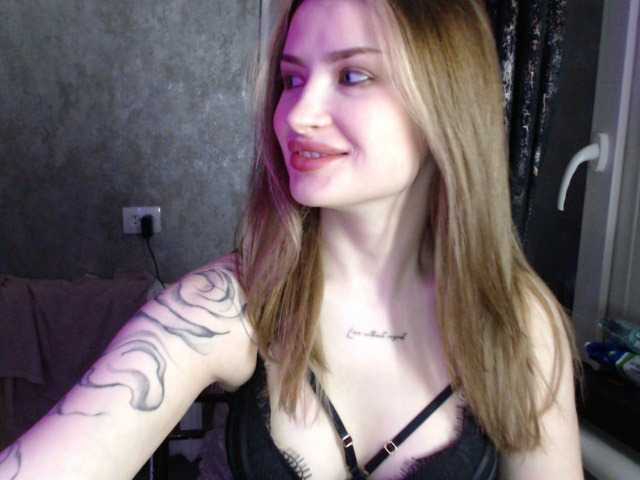 alisshes's BongaCams show and profile
