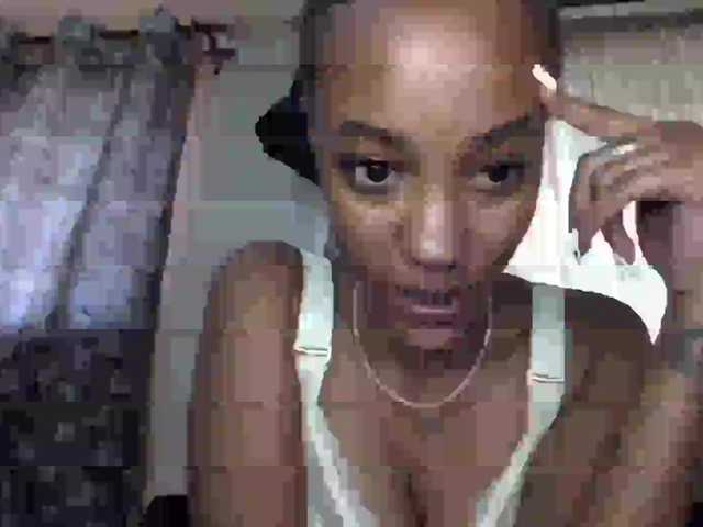  Sexypetiteher chat room