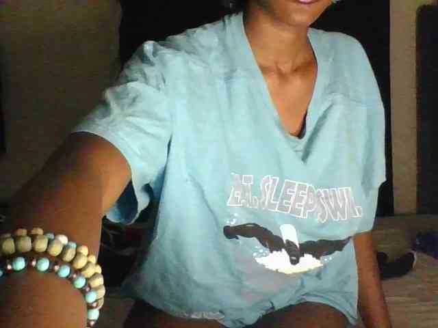 Sexypetiteher webcam