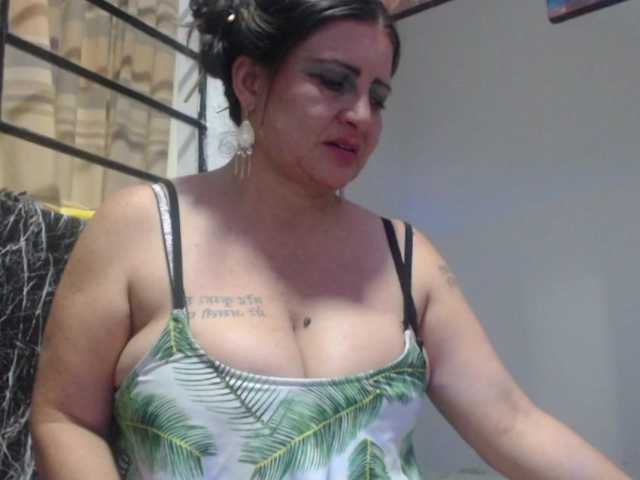 DeboraCienfuegos25's BongaCams show and profile