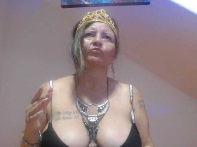 DeboraCienfuegos25's BongaCams show and profile