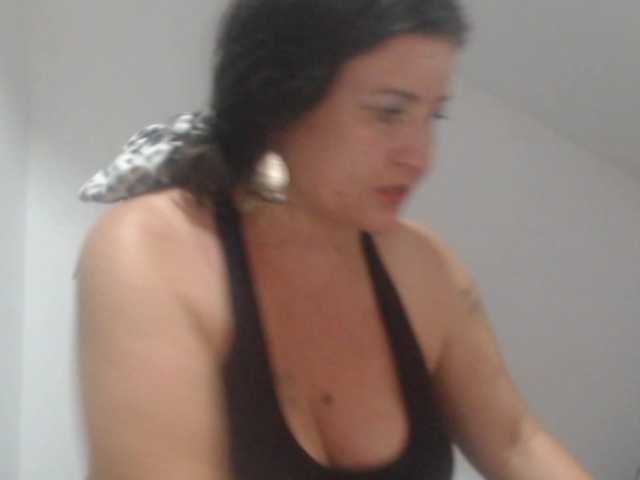 DeboraCienfuegos25's BongaCams show and profile