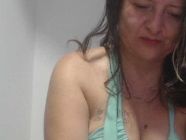 DeboraCienfuegos25's BongaCams show and profile