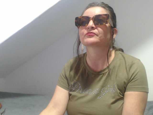 DeboraCienfuegos25's BongaCams show and profile