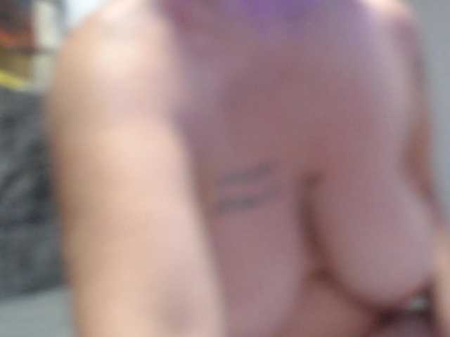 DeboraCienfuegos25's BongaCams show and profile