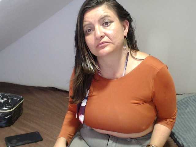DeboraCienfuegos25's BongaCams show and profile